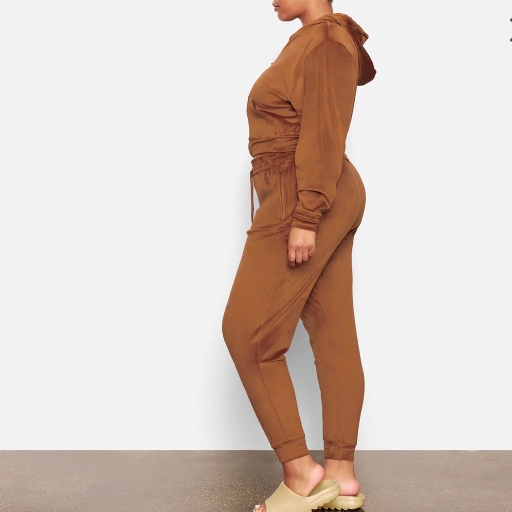 Skims velour Jogger Hoodie SET in Copper